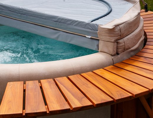 hot-tub-with-cover